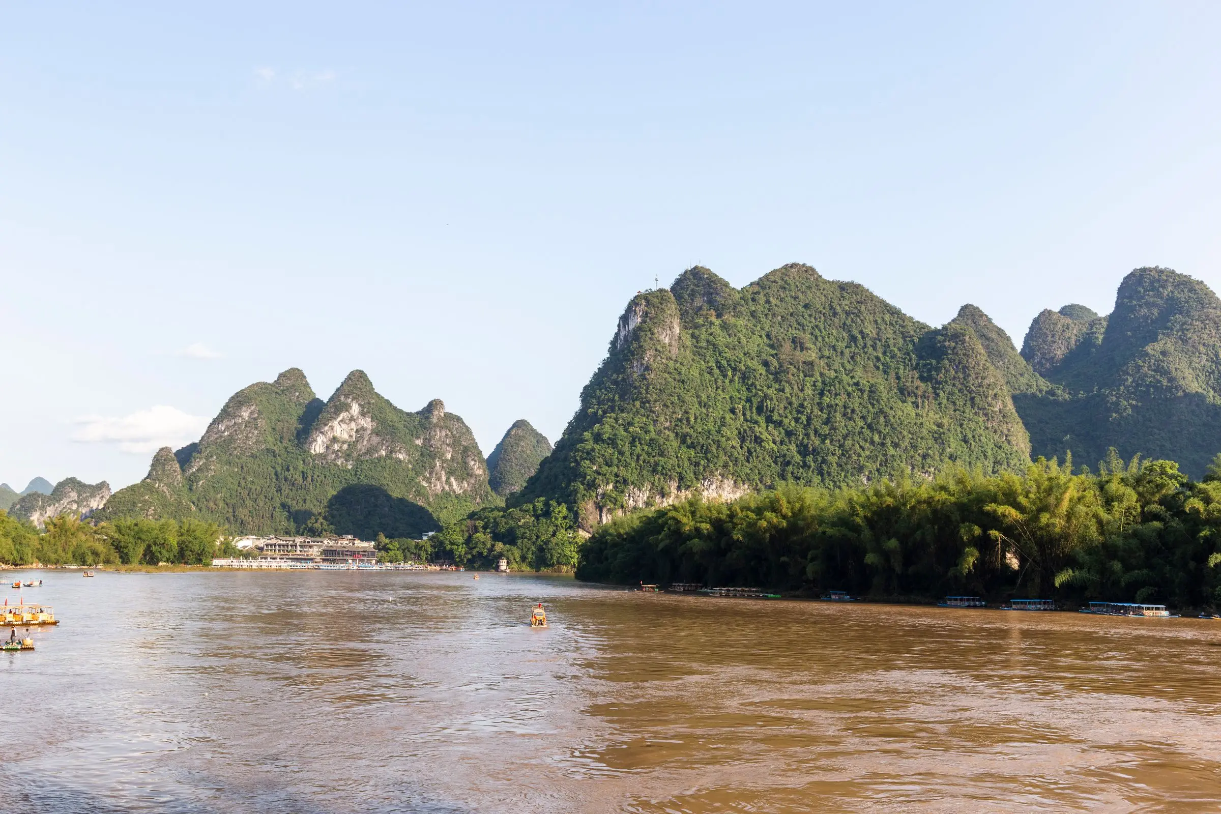Montañas kársticas junto al río Li en Guilin